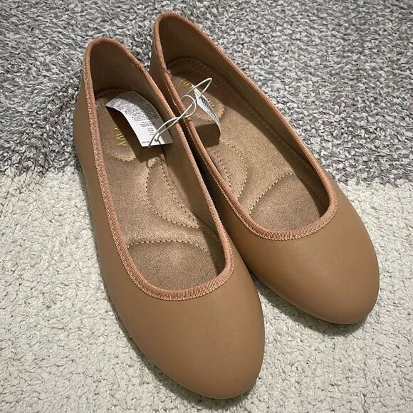 NWT- Old Navy - 6 & 10. Ballet Flats - Picture 1 of 6